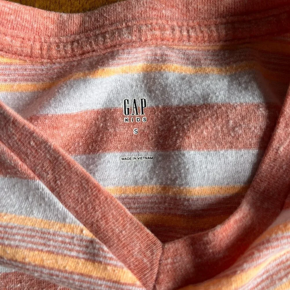Gap V-neck stripe tee S 6-7